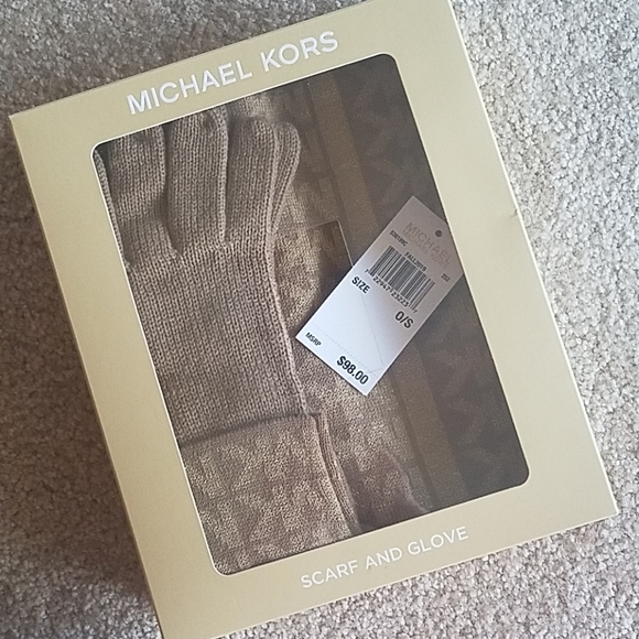 Michael Kors Accessories - NIB Michael Kors Camel & Gold Spring SPECIAL!!